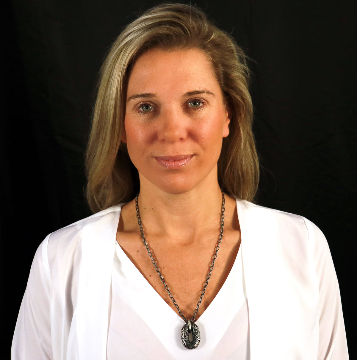 poros link pendant necklace