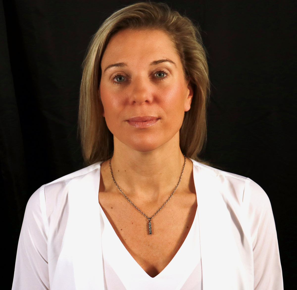 poros half size bar necklace