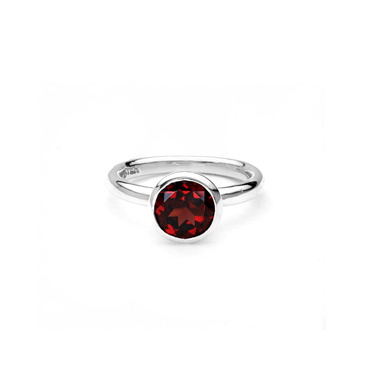 chroma round 8mm garnet ring