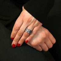 solinas 3 row open square ring