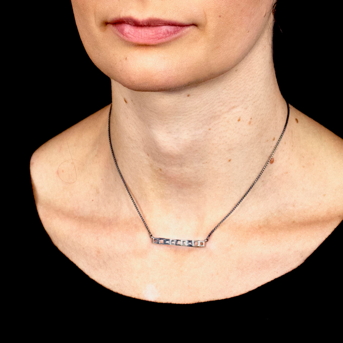 Solinas single line horizontal bar necklace