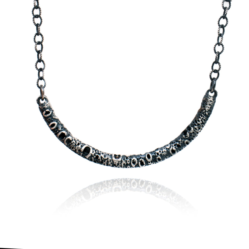 poros large curved bar necklace