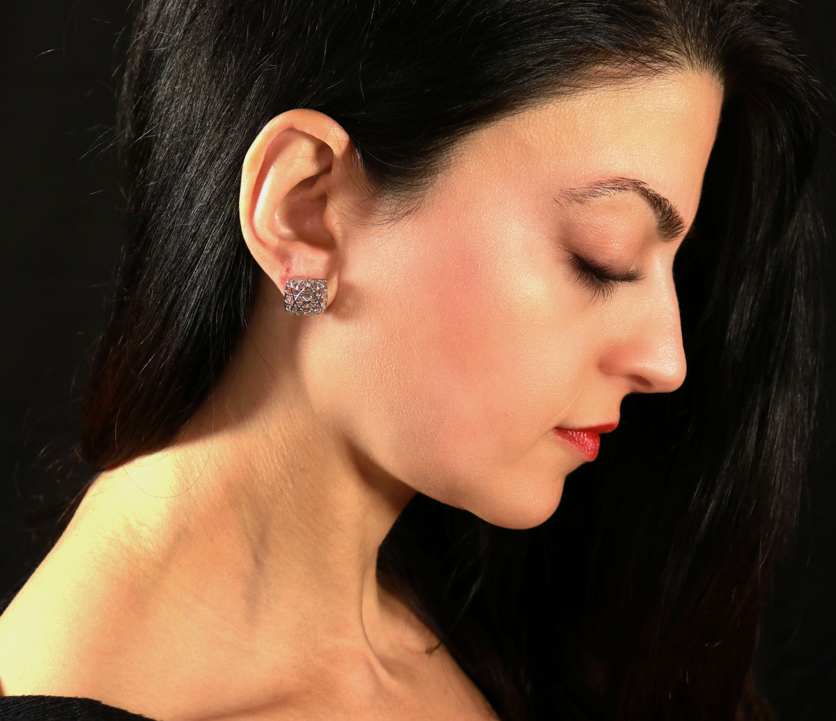 linea square stud earring